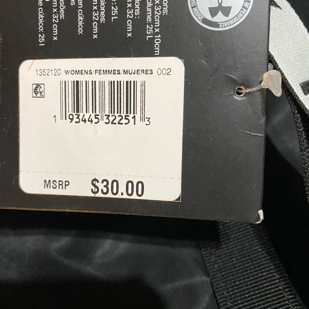 NWT! Under Armour Duffle Bag Black and White PERFECT for gym or over night trips - Picture 13 of 13